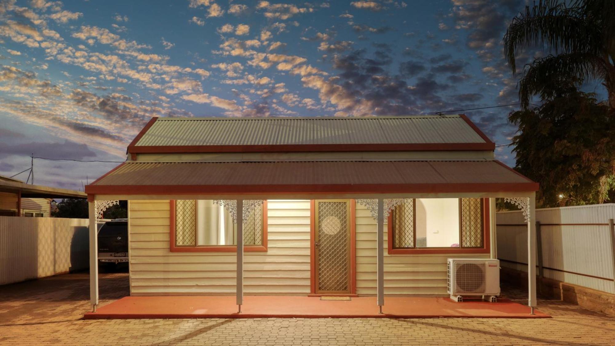 Charles Rasp Motor Inn & Cottages Broken Hill Exterior foto